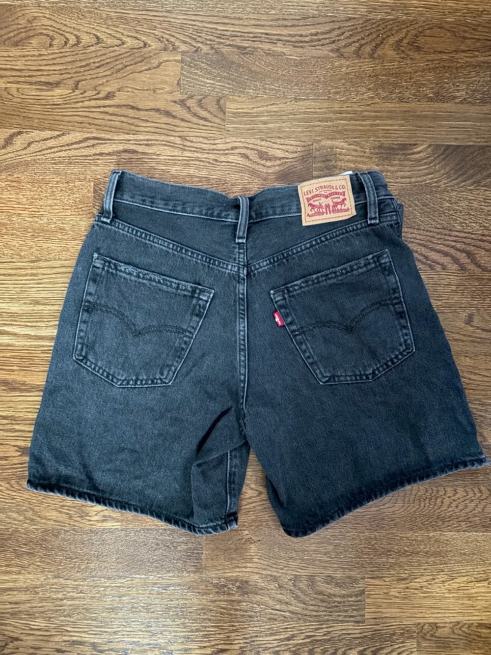 Levi's Black ‘94 Baggy Shorts - Picture 2 of 9